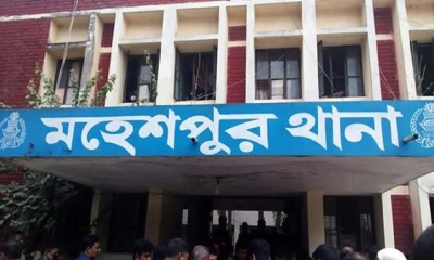 খাবারের লোভ দেখিয়ে শিশুকে ধর্ষণ, সৎমামা গ্রেপ্তার