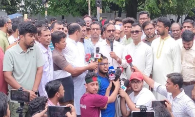 সুস্পষ্ট ঘোষণা ছাড়া রাজপথ থেকে একচুলও নড়ব না : অধ্যাপক রইস