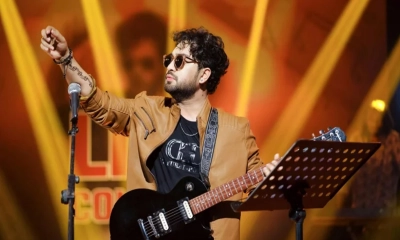 জোভানের ‘রকস্টার’ লুক ও তার অতিনাটকীয় অভিনয়। ছবি- সংগৃহীত