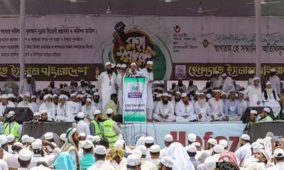 হাসিনার মতো ভুল করবেন না, ড. ইউনূসকে হেফাজত