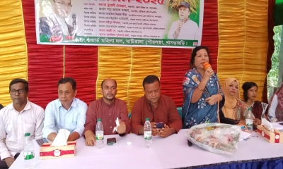 মাটিরাঙ্গা পৌরসভার ৯নং ওয়ার্ড মহিলা দলের কাউন্সিল অধিবেশনে বক্তব্য দেন খাগড়াছড়ি জেলা মহিলা দলের সভাপতি কুহেলী দেওয়ান। ছবি- রূপালী বাংলাদেশ