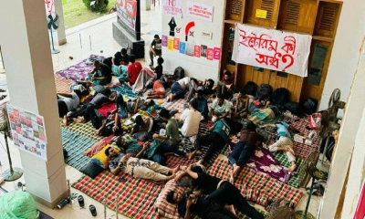 কুয়েটে চলছে অনশন, দাবি আদায়ে অনড় শিক্ষার্থীরা