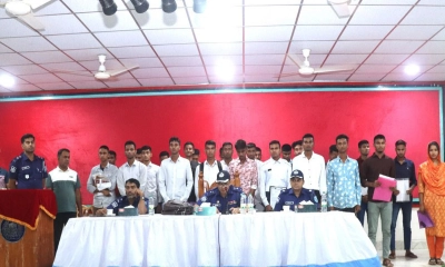 কুড়িগ্রামে ১২০ টাকায় পুলিশে চাকরি