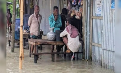 লক্ষ্মীপুরে জোয়ারের পানিতে ৪০ গ্রাম প্লাবিত, দুর্ভোগে ২ লাখ মানুষ