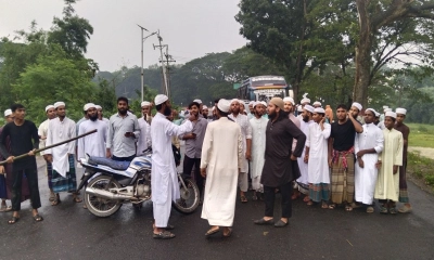 এনসিপির নেতাকর্মীদের ওপর হামলা, প্রতিবাদে মানিকগঞ্জে বিক্ষোভ