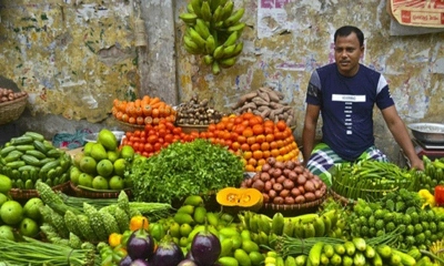 সবজির বাজারে আগুন