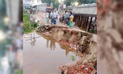 তিন উপজেলার সড়ক যোগাযোগ বন্ধ, প্রশাসনের হস্তক্ষেপ চায় এলাকাবাসী
