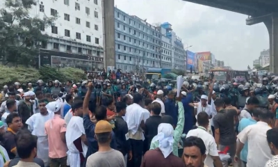 মহাখালীতে সিএনজি চালকদের অবস্থান, যানজট চরমে 