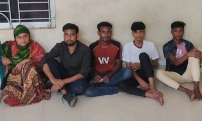 সীমান্ত দিয়ে পুশইন করা ৫ জন। ছবি- রূপালী বাংলাদেশ<=