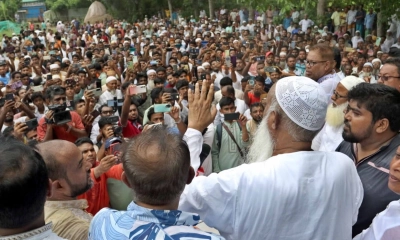 মুরাদনগরের রামচন্দ্রপুর দক্ষিণ ইউনিয়নের বাহেরচরে বক্তব্য দেন  বিএনপির কেন্দ্রীয় ভাইস চেয়ারম্যান শাহ মোফাজ্জল হোসেন কায়কোবাদ। ছবি- রূপালী বাংলাদেশ