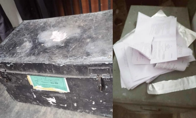 ধামইরহাট থানা হেফাজতে থাকা ট্রাংক ভেঙে বের করা হয় প্রশ্ন।   ছবি- সংগৃহীত