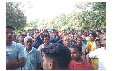 রাণীশংকৈলে জগদল সীমান্তে ভারতে প্রবেশের অপেক্ষায় হিন্দুরা