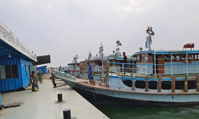 নিম্নচাপের প্রভাবে উত্তাল পদ্মা, লঞ্চ চলাচল বন্ধ 