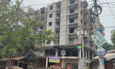 উল্লাপাড়ায় নির্মাণাধীন ভবন থেকে পড়ে ২ শ্রমিক নিহত