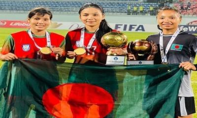 রাঙামাটির ঋতুপর্ণা ও রুপনার বাড়িতে খুশির বন্যা