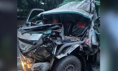 ট্রাকের ধাক্কায় দুমড়ে-মুচড়ে যাওয়া পিকআপটি। ছবি- রূপালী বাংলাদেশ