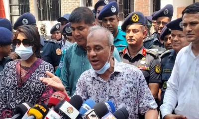 পুলিশের কাছে থাকবে না মারণাস্ত্র : স্বরাষ্ট্র উপদেষ্টা