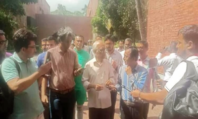 প্রধান উপদেষ্টা পদত্যাগ করছেন না: বৈঠক শেষে পরিকল্পনা উপদেষ্টা