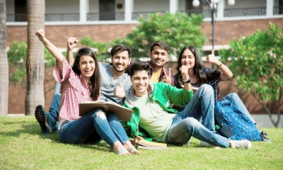 ক্যাম্পাস থেকে ক্যারিয়ারের পথ