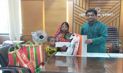 উপদেষ্টা আসিফ মাহমুদের ঈদ উপহার পেলেন মন্টু দাশের পরিবার