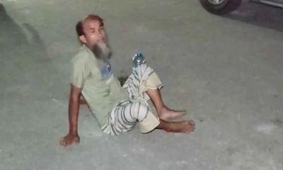রংপুরে গৃহবধূকে পুড়িয়ে হত্যার অভিযোগ, থানায় বাবার অপেক্ষা
