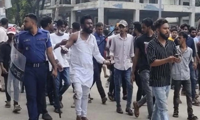 ঘটনাস্থল থেকে বেশ কয়েকজনকে জিজ্ঞাসাবাদের জন্য আটক করেছে পুলিশ।    ছবি- সংগৃহীত