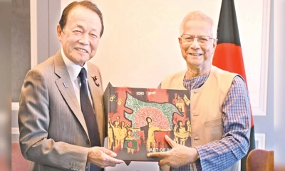 দুই রাজনৈতিক সমাবেশ ঘিরে ভয়াবহ যানজট 