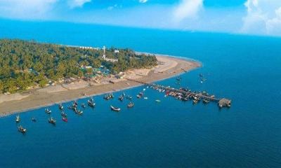 দেশের একমাত্র প্রবাল দ্বীপ সেন্টমার্টিন। ফাইল ছবি