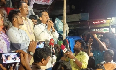 লালমনিরহাটের মিশন মোড় চত্বরে এক পথসভায় বক্তব্য দেন এনসিপির মুখ্য সংগঠক সারজিস আলম। ছবি-রূপালী বাংলাদেশ