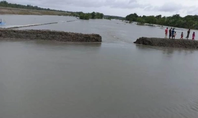 সাতক্ষীরায় কপোতাক্ষ নদীর বাঁধ ভেঙে দুই গ্রাম প্লাবিত