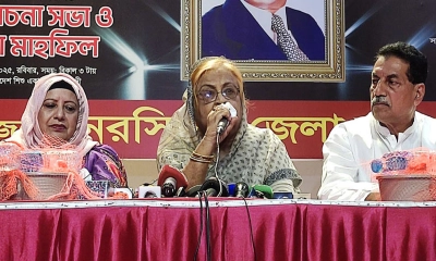 নারীরা রাস্তায় ইভটিজিংয়ের শিকার হচ্ছেন : সেলিমা রহমান