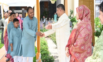 সেনা পরিবারের সঙ্গে সেনাপ্রধানের ঈদ শুভেচ্ছা বিনিময়