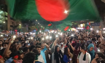 শাহবাগ ছেড়ে ইন্টারকন্টিনেন্টাল মোড়ে আন্দোলনকারীরা