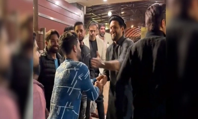 পাকিস্তানের সাবেক ক্রিকেটার শহীদ আফ্রিদি এবং উমর গুলের উপস্থিতিকে কেন্দ্র করে তীব্র সমালোচনার মুখে পড়েছে আয়োজক কমিটি। ছবি: সংগৃহীত