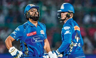 মুস্তাফিজের ঘূর্ণিতে দিল্লির শুরু