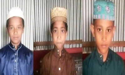 সড়কে দাঁড়িয়ে থাকা ৩ শিক্ষার্থীকে পিষে মারল মাইক্রোবাস