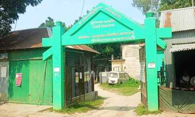 সিরাজগঞ্জে পরীক্ষা কেন্দ্র থেকে ১০ শিক্ষক গ্রেপ্তার