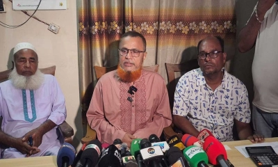 শরীয়তপুরে সংবাদ সম্মেলন করেন জেলা বাস মালিক-শ্রমিকরা। ছবি- সংগৃহীত