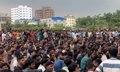 শিক্ষার্থীদের সঙ্গে পুলিশের ধাওয়া-পাল্টা ধাওয়ায় ৩ শিক্ষার্থী আহত হয়েছে। ছবি: সংগৃহীত