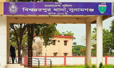 জায়গা সংক্রান্ত জেরে নামাজরত ছোট ভাইকে কুপিয়ে হত্যা