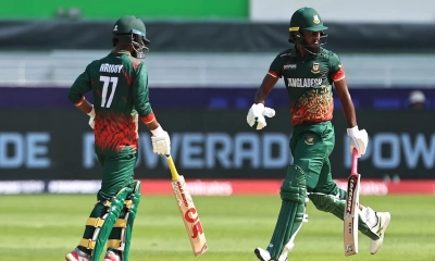 হৃদয়-জাকেরের ব্যাটে লড়ছে বাংলাদেশ