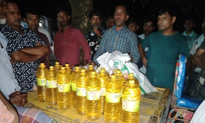 রাতের আঁধারে টিসিবির পণ্য সরিয়ে নেওয়ার  খবর পেয়েও ঘটনাস্থলে যায়নি প্রশাসন