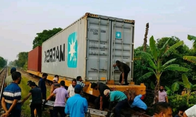 সীতাকুণ্ডে মালবাহী ট্রেনের ৩ বগি লাইনচ্যুত
