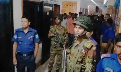 ভিডব্লিউবির চাল বিতরণে অনিয়ম, ১১ ইউপি সদস্য আটক