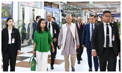 চীনের উদ্দেশে ঢাকা ছাড়লেন প্রধান উপদেষ্টা
