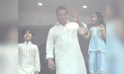 বারান্দা থেকে ঈদের শুভেচ্ছা জানালেন সালমান