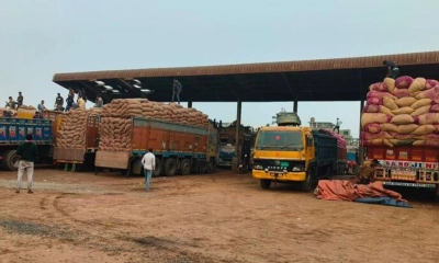 ভোমরা স্থলবন্দরে টানা ১০ দিন আমদানি-রপ্তানি বন্ধ