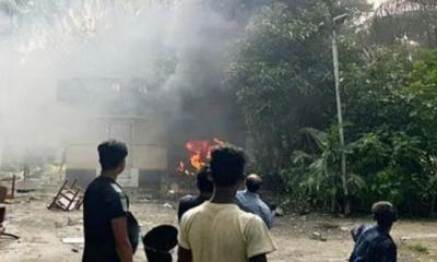 ওবায়দুল কাদেরের বাড়িতে ব্যাপক হামলা-ভাঙচুর