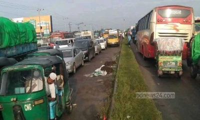 ঢাকা-সিলেট মহাসড়ক ছুটির দিনেও ২০ কিমি যানজট, দুর্ভোগ চরমে