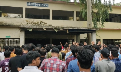 পাবনা টেক্সটাইল ইঞ্জিনিয়ারিং কলেজের শিক্ষার্থীদের ৮ দাবি